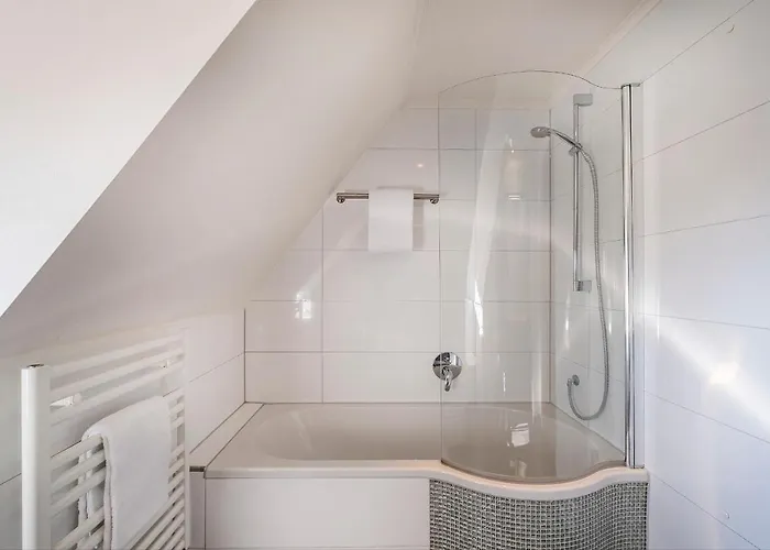 Buesumer Reethus 3 3 *